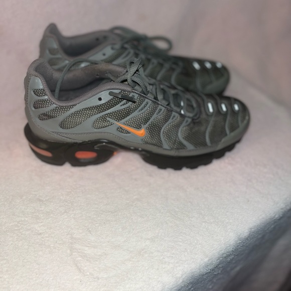 Nike Air Max - Picture 2 of 5